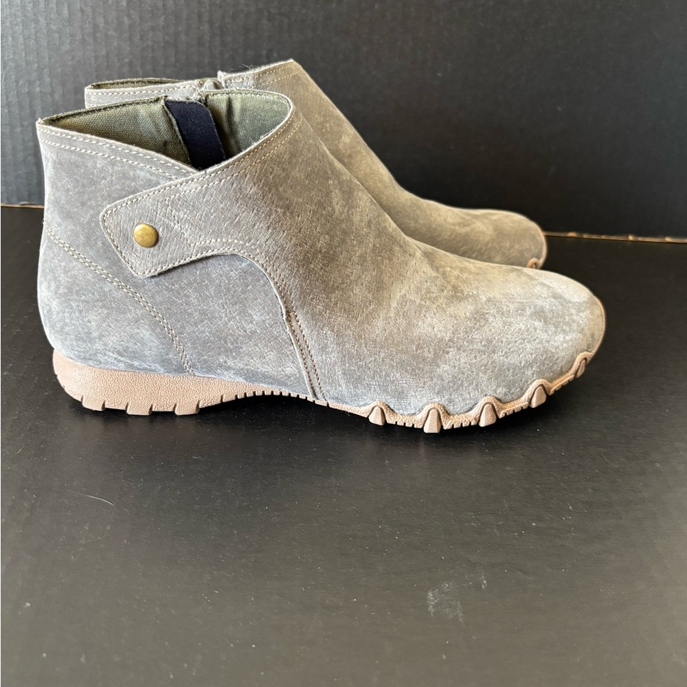 New Women’s Sketchers Biker Lite Suede Ankle Boots - Picture 3 of 8
